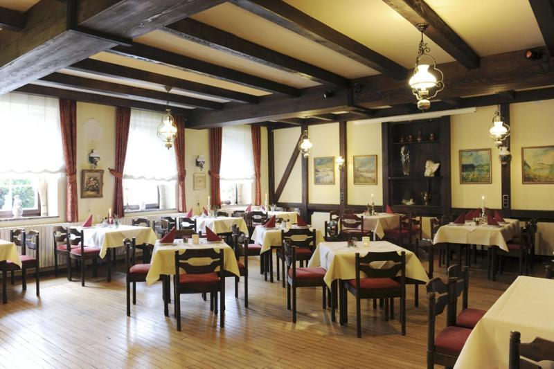 Deudesfeld Hotel Zur Post מראה חיצוני תמונה