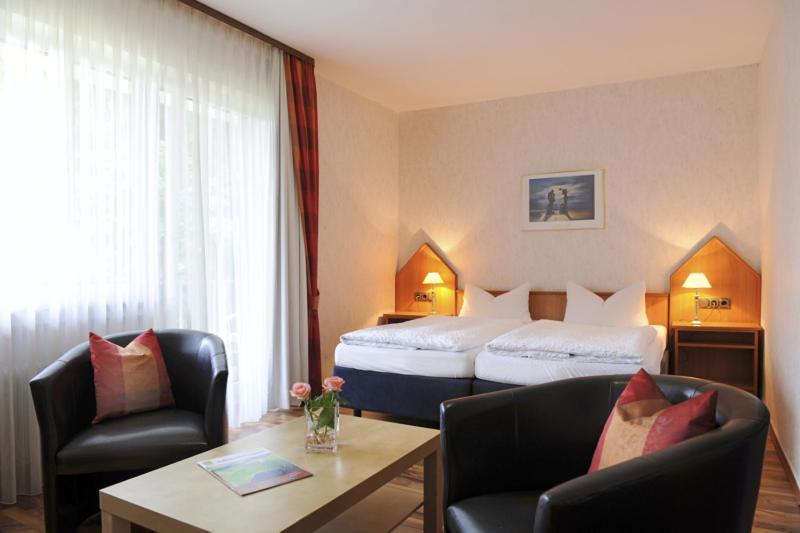 Deudesfeld Hotel Zur Post מראה חיצוני תמונה