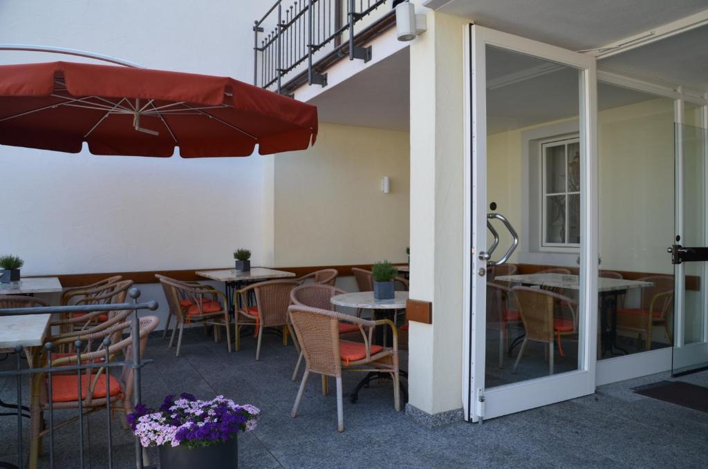 Deudesfeld Hotel Zur Post מראה חיצוני תמונה