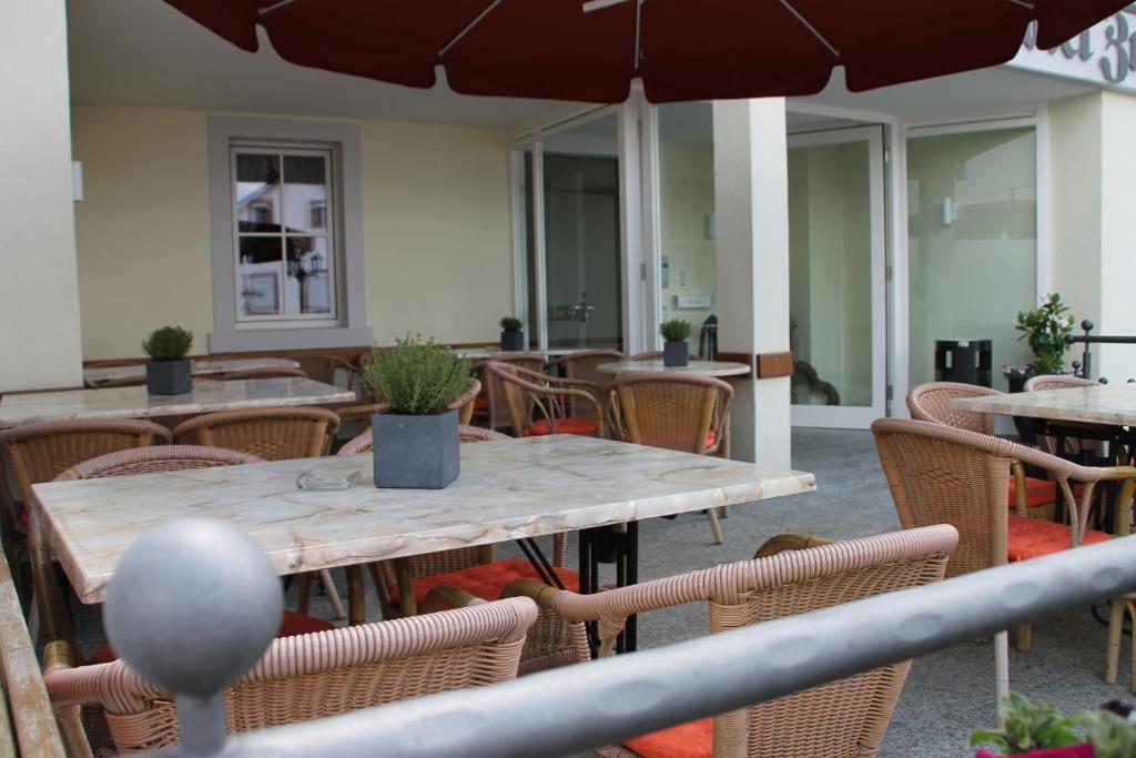 Deudesfeld Hotel Zur Post מראה חיצוני תמונה